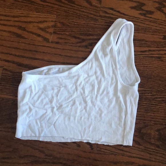 Cropped, one shoulder crop top - Picture 3 of 3